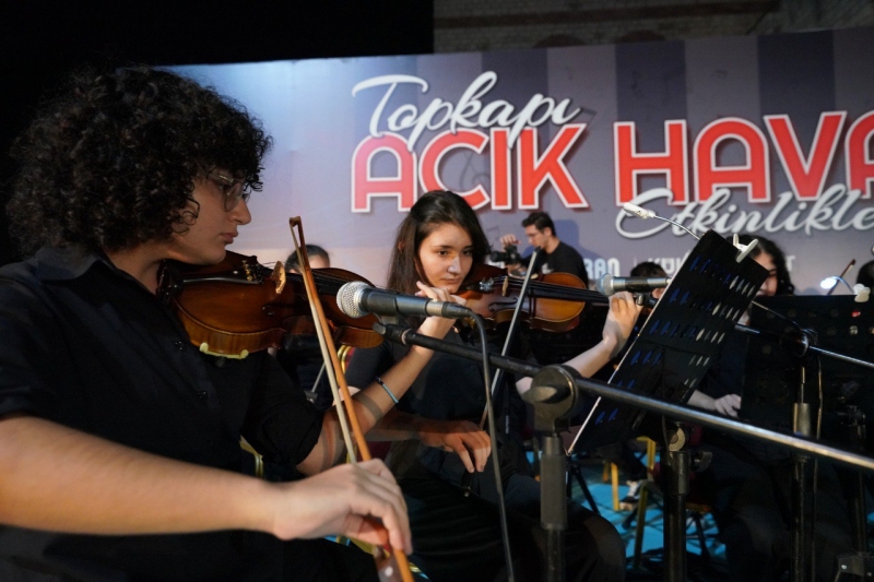 Fatih Gençlik Oda Orkestrası Topkapı Açık Hava Etkinlikleri'nde Sahne Aldı