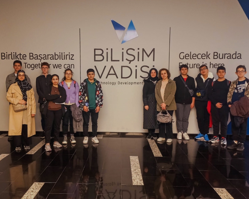Geleceğin Mühendisleri Türkiye'nin Teknoloji ve İnovasyon Üssü'nde Buluştu