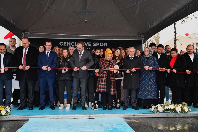 Gençlik Ve Spor Bakanı Mehmet Muharrem Kasapoğlu Sancaktepe Belediyesi tarafından yapımı tamamlanan 7 adet Fitness salonu ve Kitap Kafe’nin açılışına katıldı.