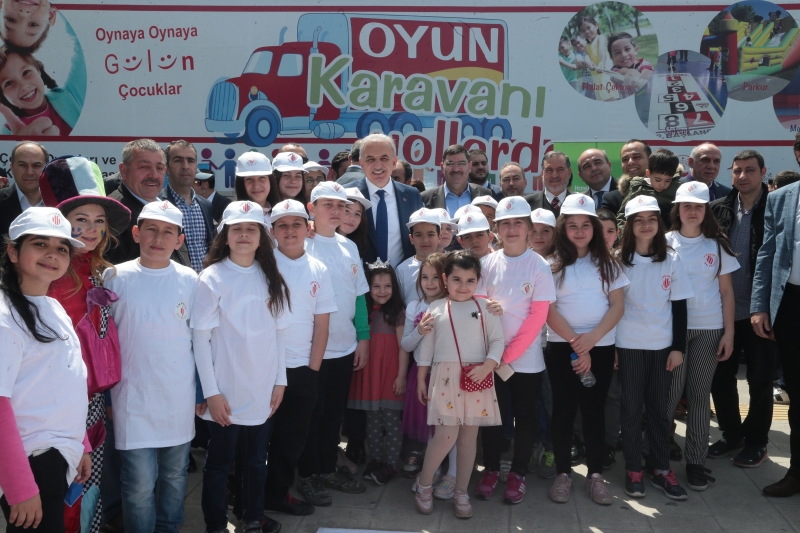 “Oyun Karavanı Yollarda” tırı 23 Nisan Ulusal Egemenlik ve Çocuk Bayramı'nda Ümraniye'den Uğurlandı