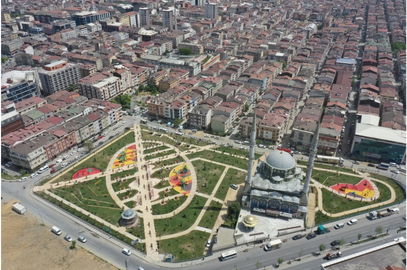 Sultangazi’de Fazlı Hayırlıoğlu Parkı Hizmete Açıldı