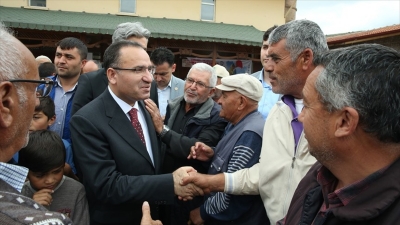 Başbakan Yardımcısı Bozdağ'dan esnaf ziyareti