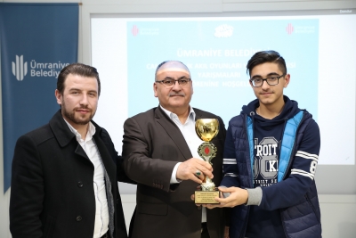  Başkan Hasan Can Camii Gençlik Kolları ve Kuran Kursları Akıl Oyunları ile Masa Tenisi Turnuvalarının ödül Törenine Katıldı