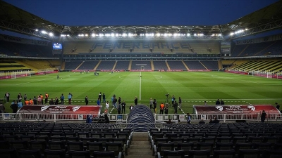 Beşiktaş sahaya çıkmadı, derbi iptal edildi 