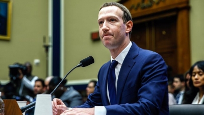 Facebook'un kurucusu Zuckerberg: Benim de bilgilerim satıldı
