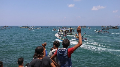 İsrail, Mavi Marmara anısına Gazze'den açılan tekneleri kuşattı