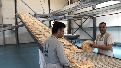 Suriyelilere günde 750 bin ekmek